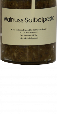 Walnuss-Salbeipesto